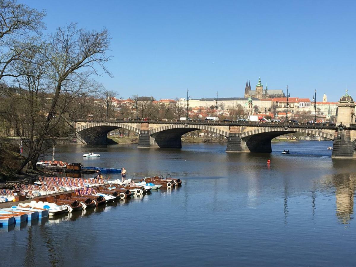 The Dancing House Residence, Two Bedroom Apartment With Balcony Near River! Prague Extérieur photo