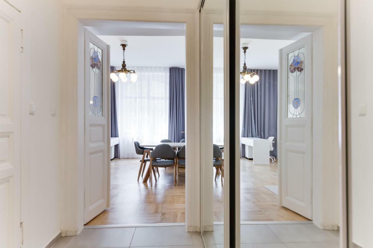 The Dancing House Residence, Two Bedroom Apartment With Balcony Near River! Prague Extérieur photo