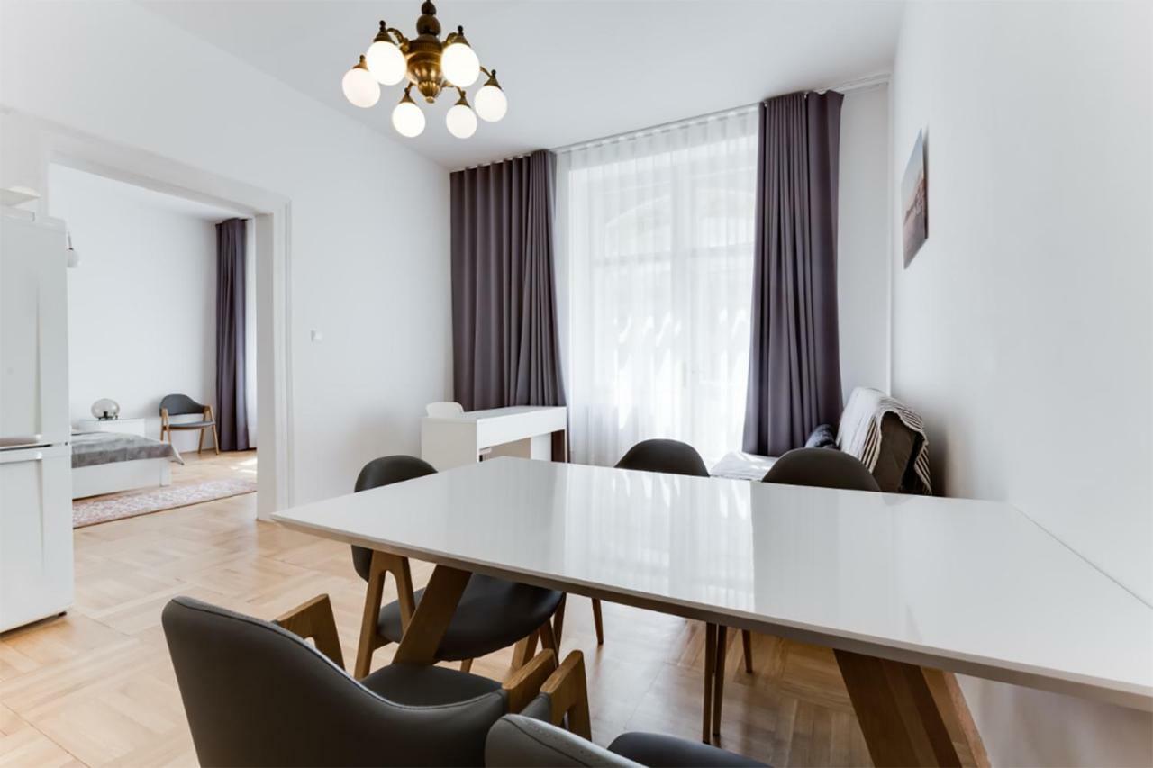 The Dancing House Residence, Two Bedroom Apartment With Balcony Near River! Prague Extérieur photo