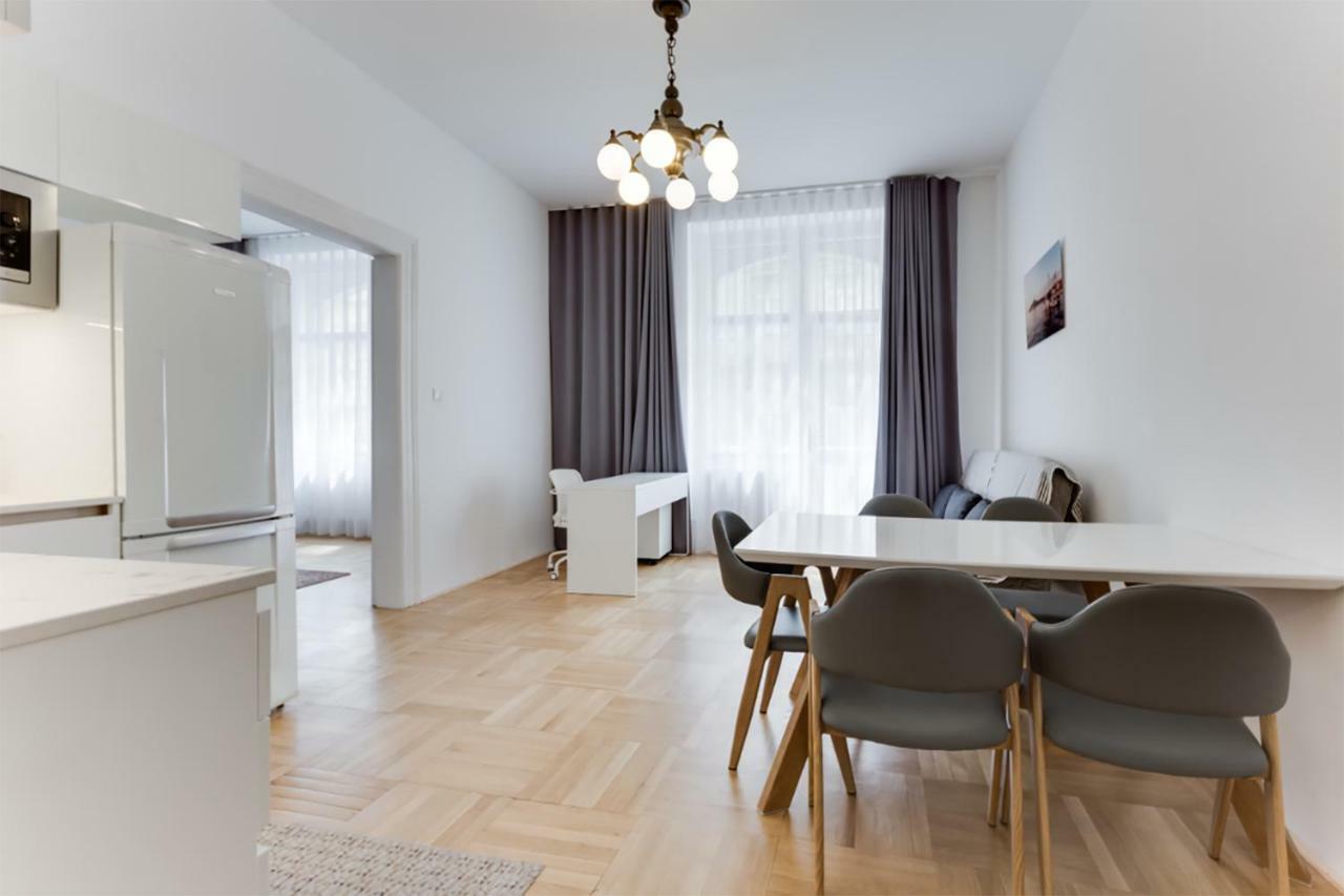 The Dancing House Residence, Two Bedroom Apartment With Balcony Near River! Prague Extérieur photo
